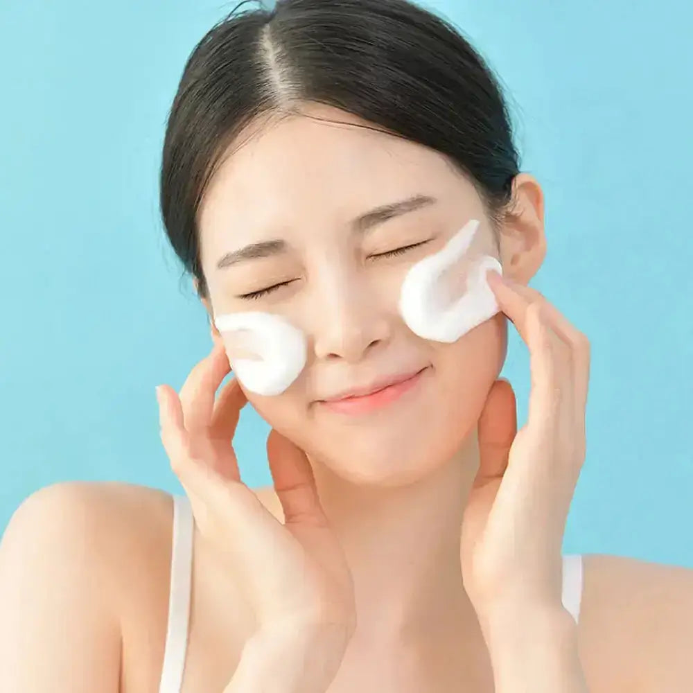 ROUND LAB 1025 Dokdo Bubble Foam - Reinigungsschaum mit Tiefseewasser und Hyaluronsäure, reinigt Unreinheiten und Talg, spendet Feuchtigkeit - 150 ml
