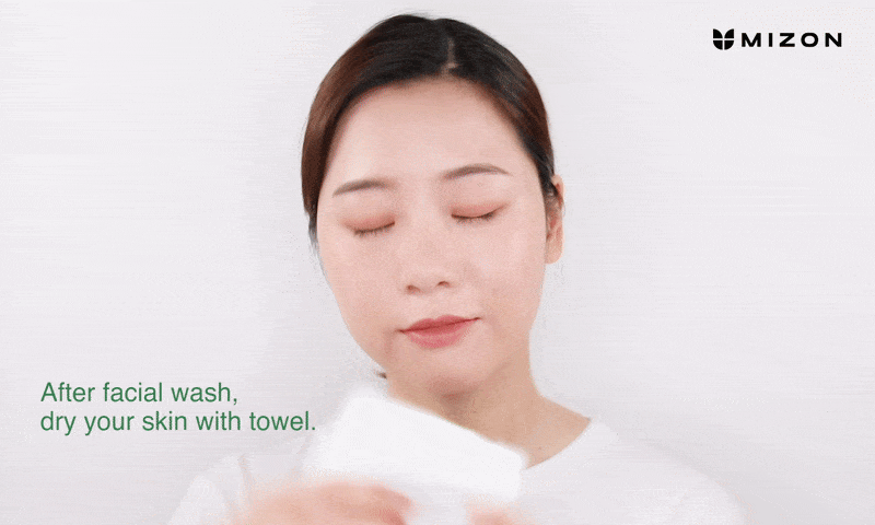 MIZON Apple Smoothie Peeling Gel - Peeling-Gel mit Apfelextrakt und natürlicher Zellulose zur Entfernung abgestorbener Hautzellen und zur Sebumkontrolle - 120 ml