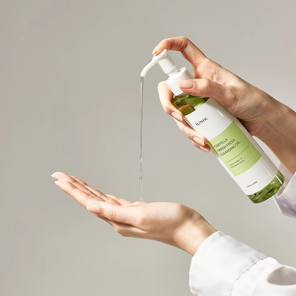 IUNIK Centella Green Fresh - Reinigingsolie geformuleerd met zonnebloempitolie en Centella Asiatica extract, dat helpt bij het reinigen van make-up, SPF en onzuiverheden en het behoud van de huidbalans - 200 ml