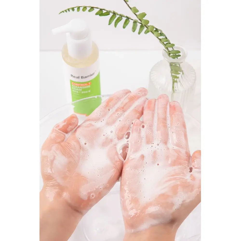 REAL BARRIER Control-T - Reinigungsschaum mit Teebaumblatt- und Heartleaf-Extrakt zur Regulierung von überschüssigem Talg und zur Stärkung der natürlichen Hautbarriere - 190 ml