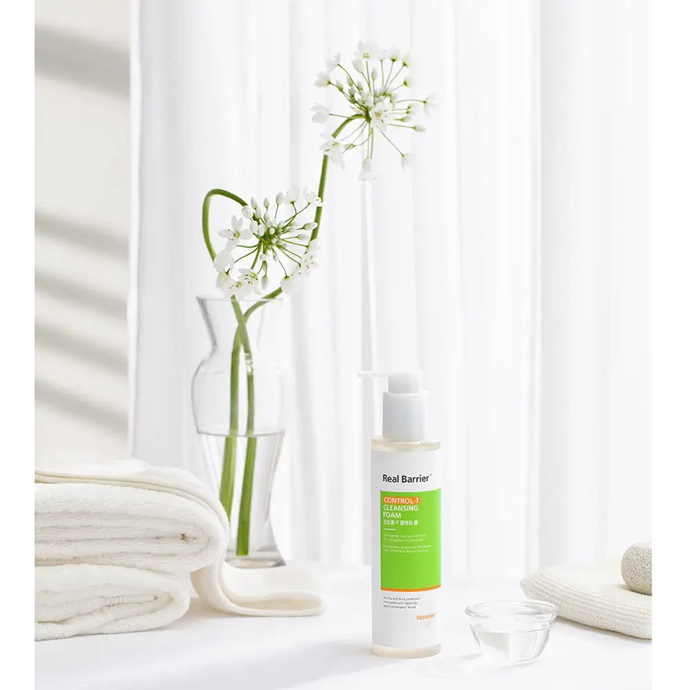 REAL BARRIER Control-T - Reinigungsschaum mit Teebaumblatt- und Heartleaf-Extrakt zur Regulierung von überschüssigem Talg und zur Stärkung der natürlichen Hautbarriere - 190 ml
