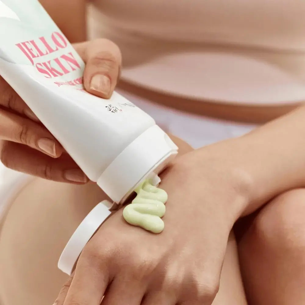 Massage-Szene mit Jelloskin Cream – entspannende Pflege und Konturierung