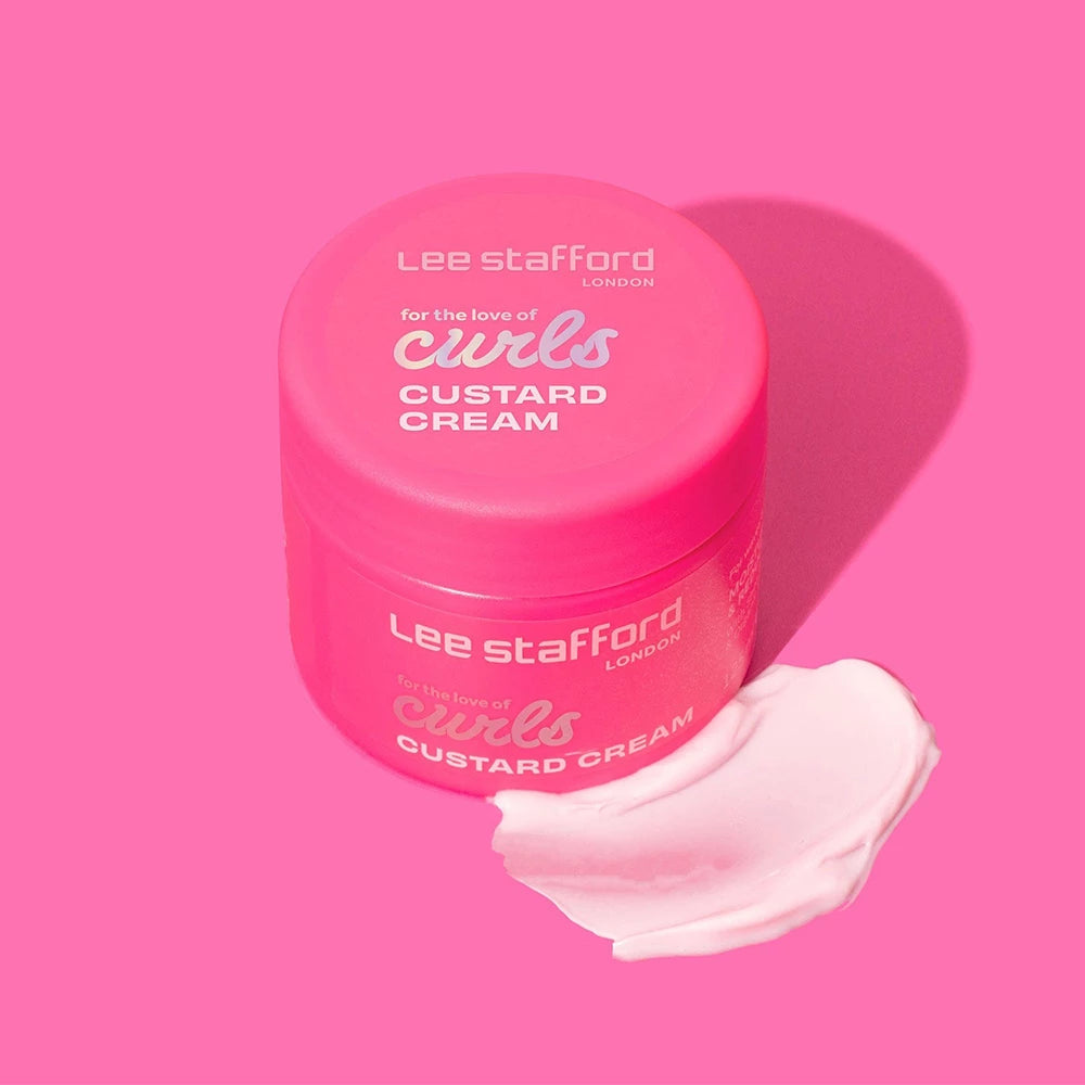 LEE STAFFORD For The Love Of Curls Custard Cream - Haarcreme mit Sheabutter und Kokosöl, zur Hydratisierung von gewelltem und lockigem Haar und zur Definition von Locken (Typen 2A-3C) - 125 ml