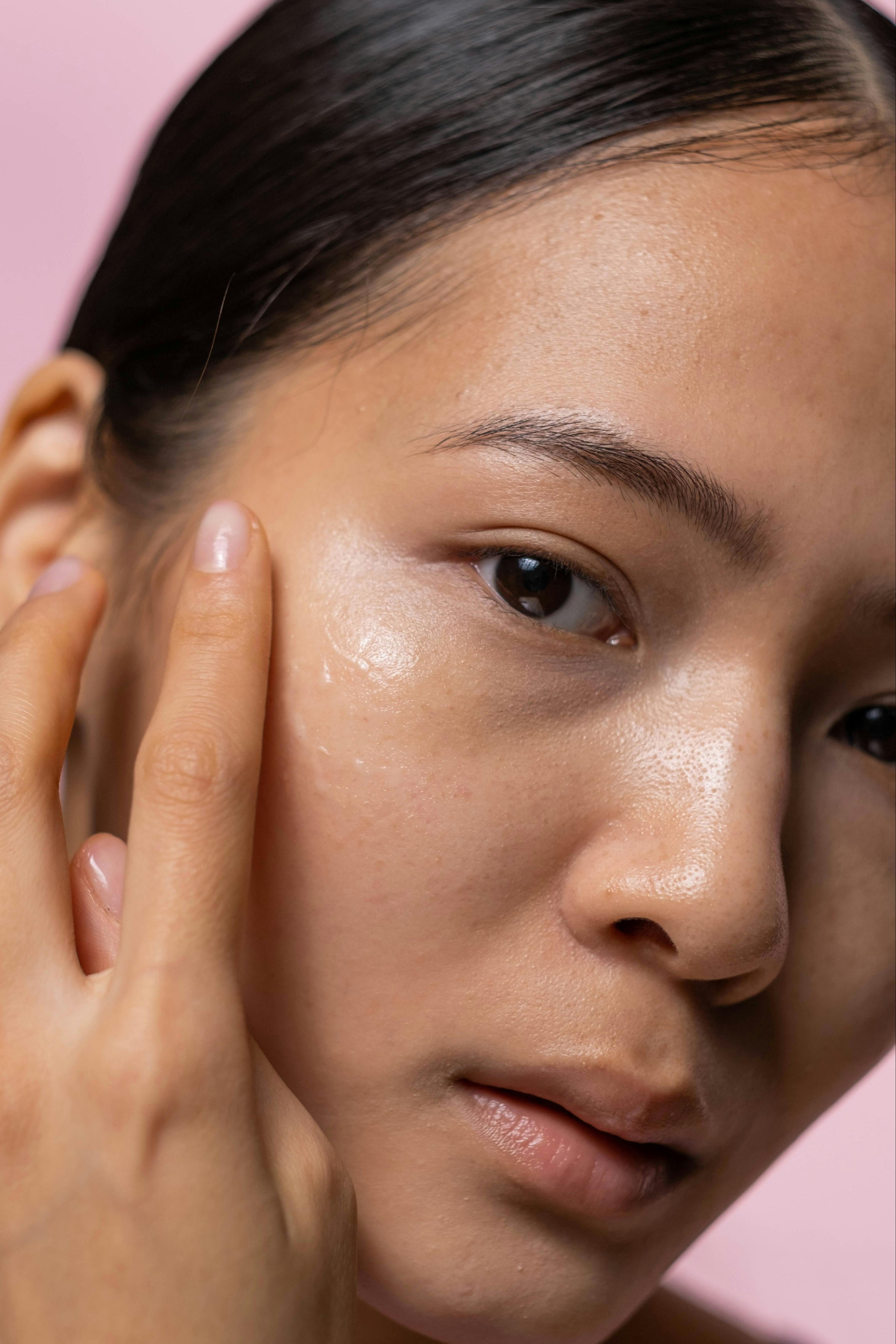 Gesichtspflege Produkte – Reinigung, Serum & Creme für jeden Hauttyp