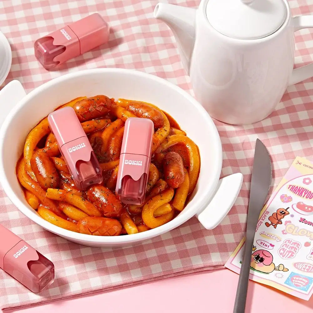 BLACK ROUGE Glow Bokki Tint - Lippenstift formuliert mit intensiven Pigmenten und feuchtigkeitsspendenden Inhaltsstoffen, die zu einem gleichmäßigen Auftrag auf die Lippen und einem glänzenden Aussehen beitragen - 4,85 g - GB07 Bacon Pink