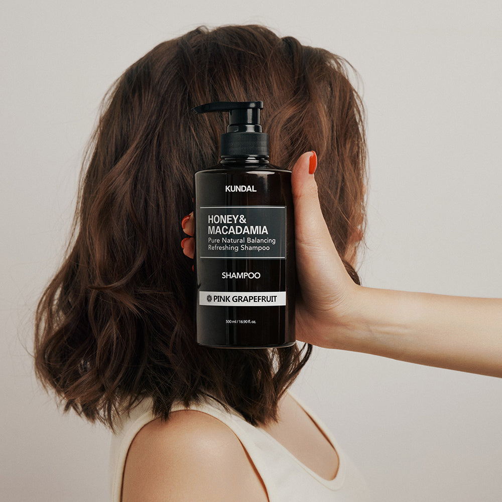 KUNDAL Honey & Macadamia Nature Shampoo Pink Grapefruit - Shampoo formuliert mit Honig und Macadamiaöl für sanfte Kopfelhautreinigung und Haarpflege - 500 ml