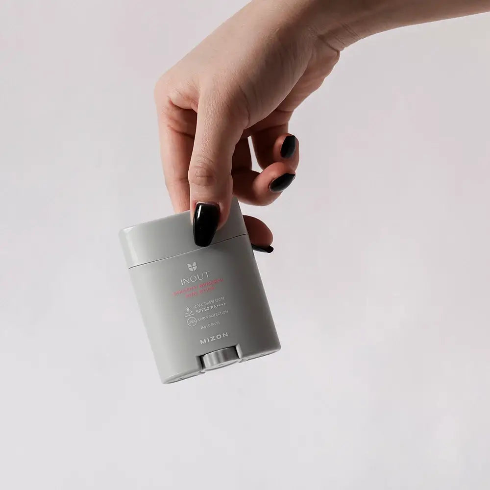 MIZON Inout Smooth Mineral Sun Stick SPF50 PA++++ - Stick für Gesicht und Körper mit Zinkoxid und Hyaluronsäure zum Schutz vor UVA- und UVB-Strahlen und zur Aufrechterhaltung der Feuchtigkeit - 26 g