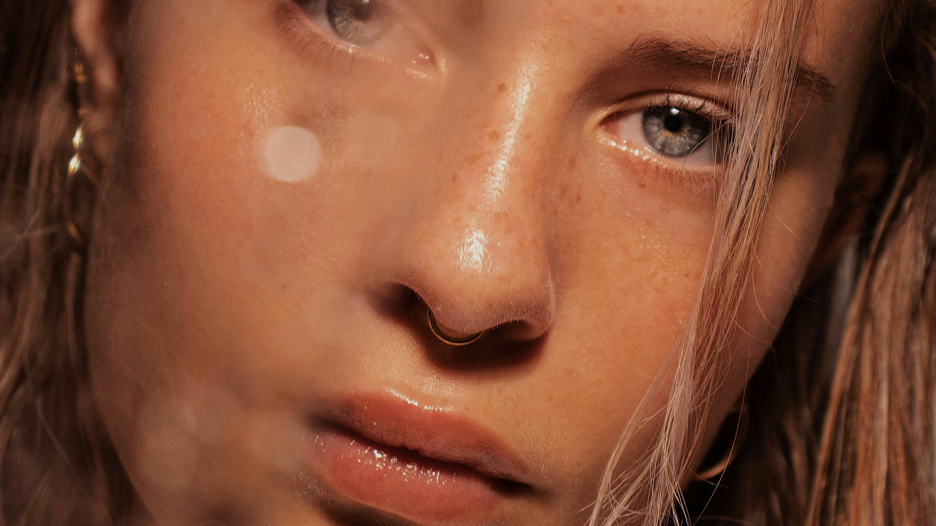 Close-up Gesicht – asiatische Hautpflege mit Centella und fermentierten Inhaltsstoffen