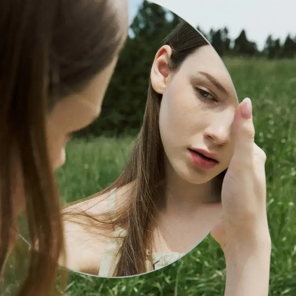 SKIN1004 Madagascar Centella Tea-Trica Spot Cream - Gesichtscreme mit Centella Asiatica-Extrakt und Teebaumblattwasser zur Beruhigung problematischer Hautstellen und zur Reduzierung des Erscheinungsbildes von Unreinheiten - 20 ml