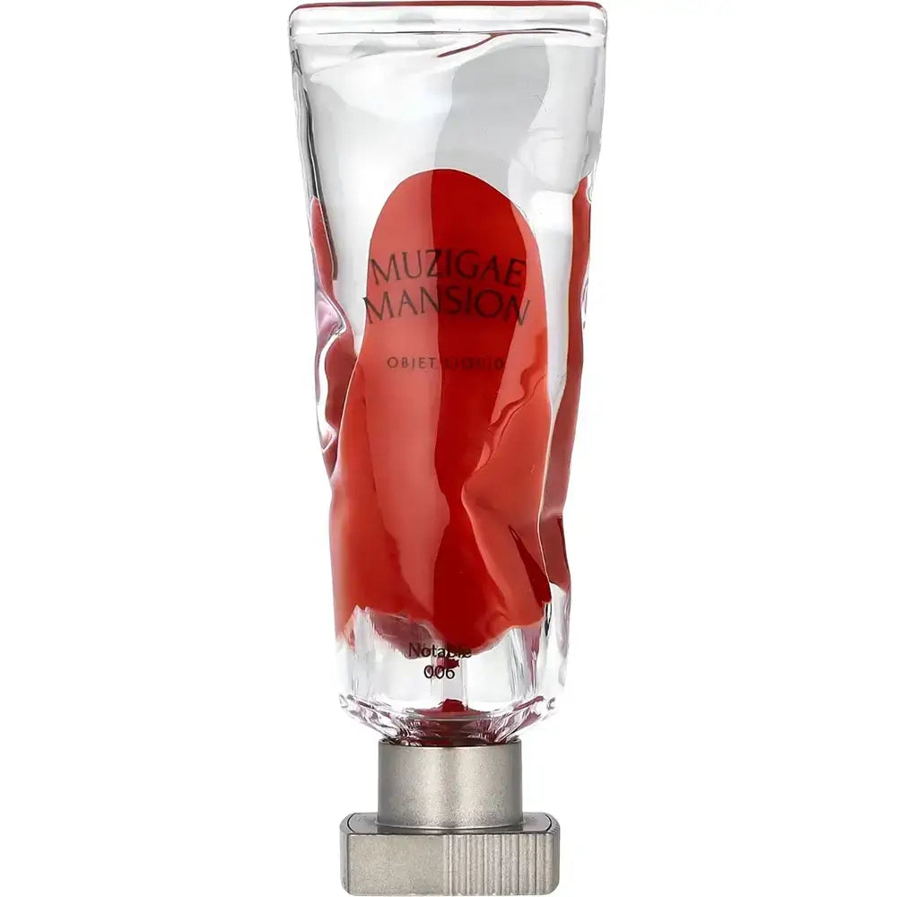 MUZIGAE MANSION Objet Liquid - nuantator pentru buze formulat cu ulei de macese si complex de acid hialuronic, care contribuie la hidratarea buzelor si la mentinerea aspectului neted - 6 ml - 006 Notable