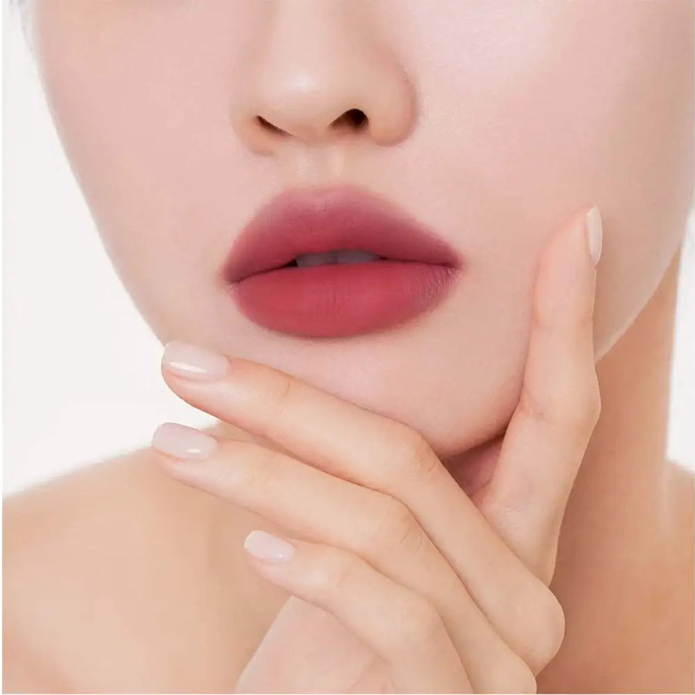 MUZIGAE MANSION Objet Liquid - nuantator pentru buze formulat cu ulei de macese si complex de acid hialuronic, care contribuie la hidratarea buzelor si la metinerea aspectului catifelat - 6 ml - 022 Pairing