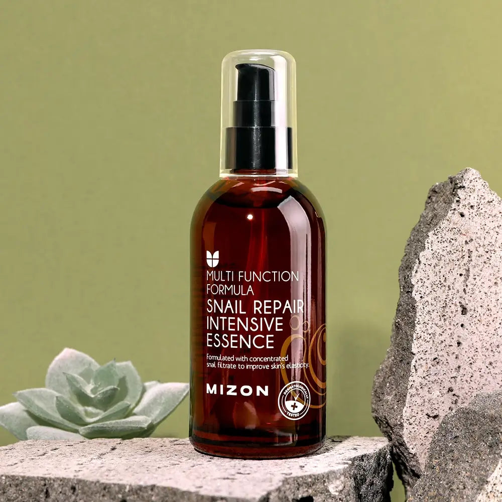 MIZON Schnecken-Reparatur-Intensiv-Essenz - formuliert mit Schneckenschleim und Hyaluronsäure, die zur Hautfeuchtigkeit und zum Gleichgewicht von Wasser und Talg beitragen - 100 ml