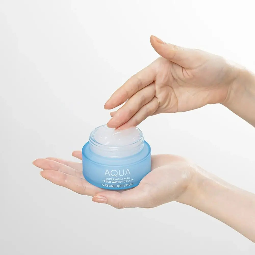 NATURE REPUBLIC Super Aqua Max Fresh Watery - Gesichtscreme formuliert mit reinem Meerwasser aus Neuseeland und revitalisierenden Meeresinhaltsstoffen, die zur Hydratisierung der Haut und zur Aufrechterhaltung des Hautkomforts beitragen - 80 g