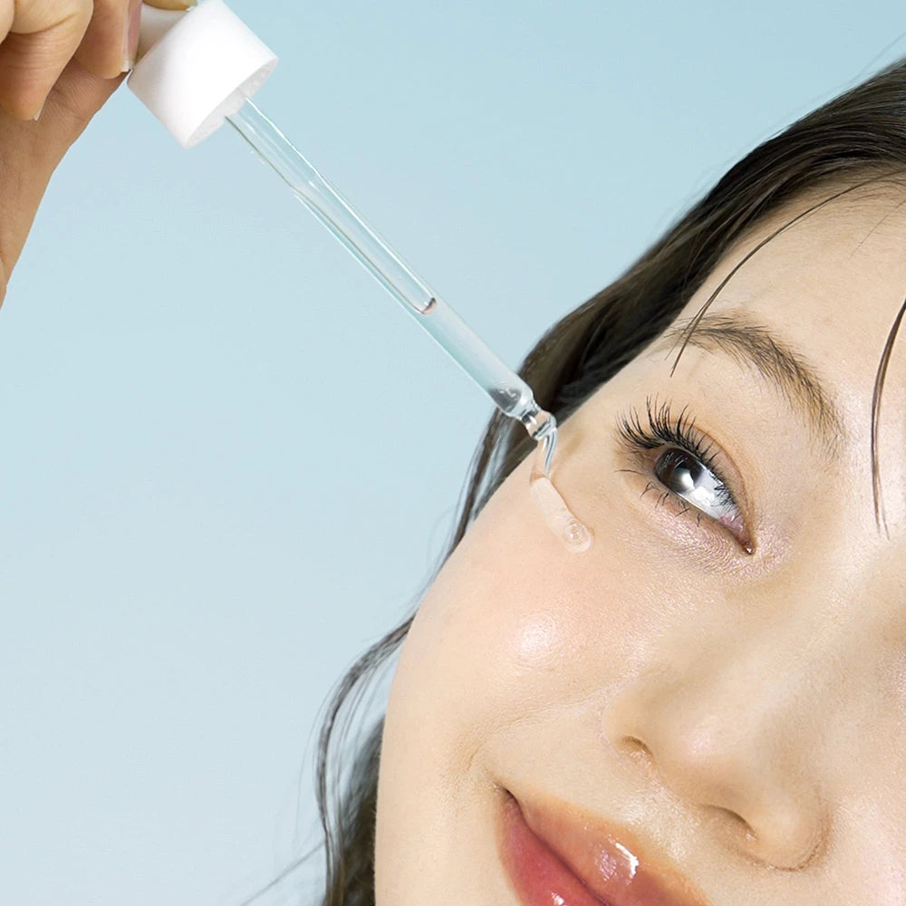 EQQUALBERRY Schwimmbad Ampulle - Gesichtsserum mit Hyaluronsäure und Centella Asiatica Extrakt, das zur Hautfeuchtigkeit und zum Hautkomfort beiträgt - 50 ml