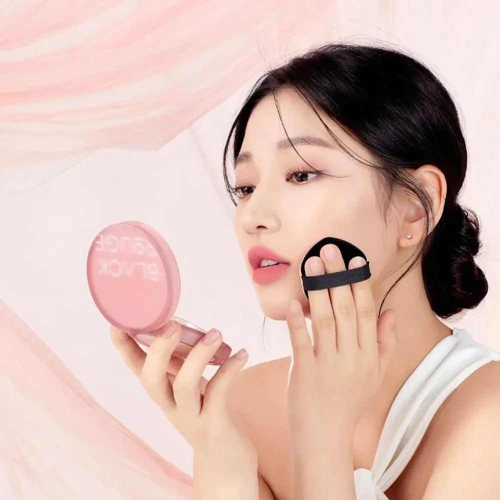 BLACK ROUGE Dünne Velours-Cushion Foundation VC01 PORCELAIN - Tiefe Feuchtigkeit und UV-Schutz, 15g
