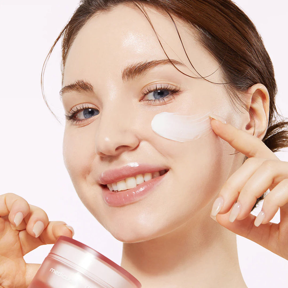 MEDICUBE Triple Collagen Creme 4.0 - Gesichtscreme mit Kollagen und Niacinamid, die zu einer ausgeglichenen und angenehmen Haut beitragen - 50 ml
