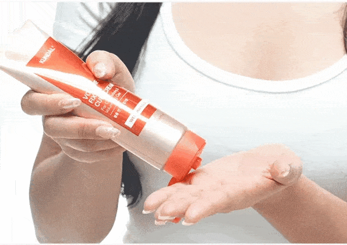 KUNDAL Volume & Fixing Curl Dream - Locken-Styling-Creme mit Arganöl und Avocadoöl, zur Definition von Locken für ein natürlich definiertes und kontrolliertes Aussehen - 130 ml