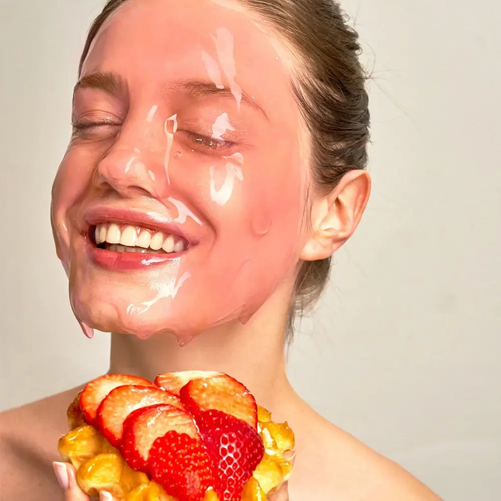 KOCOSTAR Waffelmaske Tuchmaske mit Erdbeerextrakt - intensive Feuchtigkeit und strahlendes Hautbild, 38 g