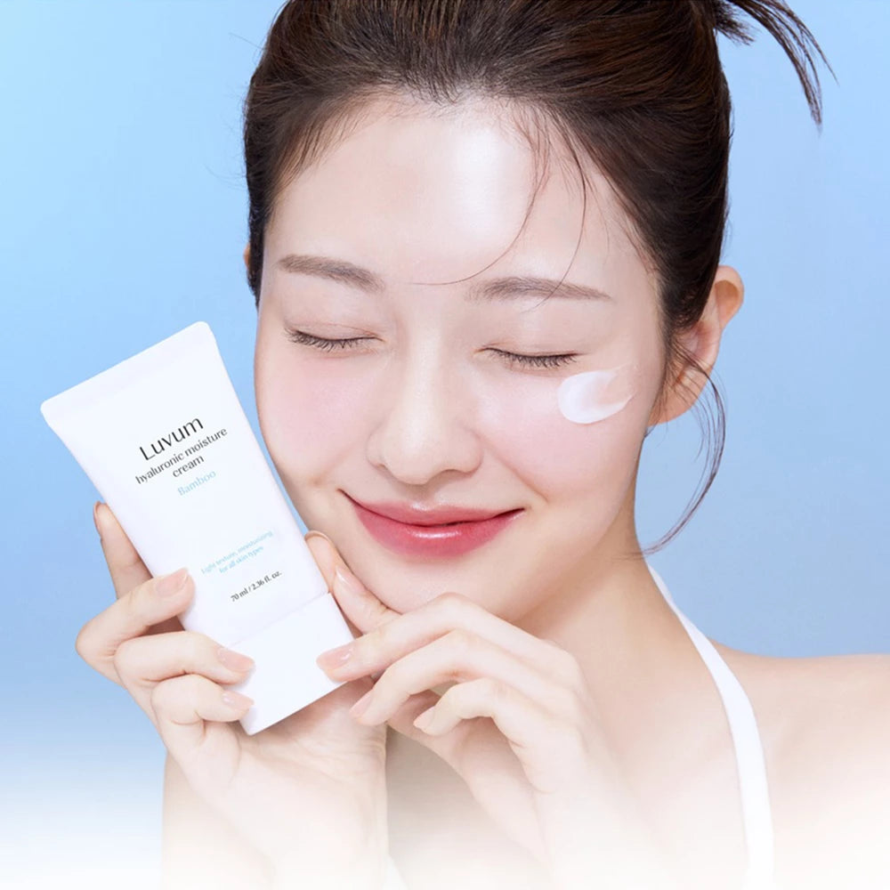 LUVUM Bambus Hyaluronsäure Feuchtigkeitscreme - Gesichtscreme mit Hyaluronsäure und Bambuswasser zur Hydratation und Hautkomfortpflege - 70 ml
