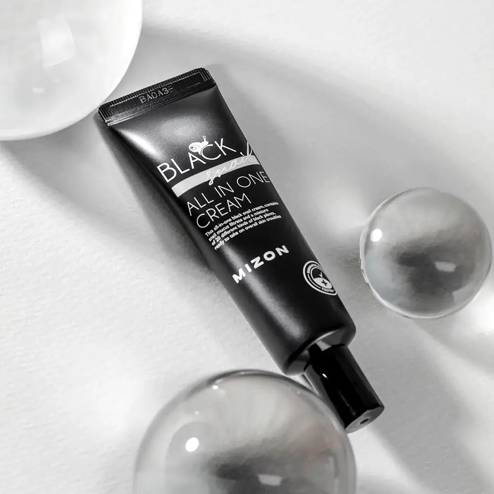 MIZON Black Snail All In One - Gesichtscreme mit schwarzem Schneckenschleim und Niacinamid zur Hautfeuchtigkeit und Komfort - 35 ml