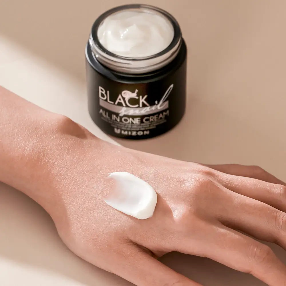 MIZON Black Snail All In One - Gesichtscreme mit schwarzem Schneckenschleim und Niacinamid zur Hautfeuchtigkeit und -komfort - 75 ml