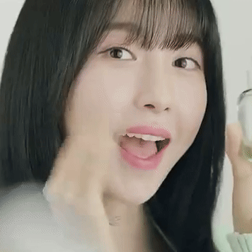 YADAH Kaktus Green Hydra - Gesichtsserum mit Opuntia Ficus-Indica Kaktus-Extrakt und Hyaluronsäure, das zur Hautfeuchtigkeit und zum Komfort dehydrierter und empfindlicher Haut beiträgt - 30 ml