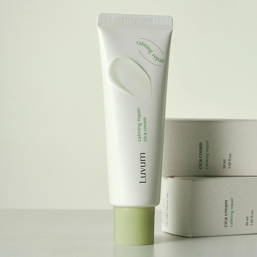 LUVUM Beruhigende Reparatur Cica Creme - Gesichtscreme formuliert mit Centella Asiatica Extrakt und Hyaluronsäure, die zur Beruhigung von Rötungen und Reizungen sowie zur Aufrechterhaltung der Hautfeuchtigkeit beiträgt - 50 ml