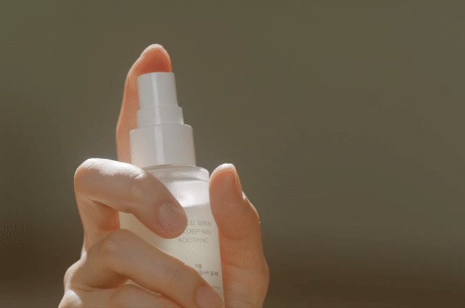 LUVUM Beruhigendes Cica Gel Serum - Gesichtsserum mit Centella Asiatica Extrakt und Feuchtigkeitslösung, das zur Beruhigung empfindlicher oder gereizter Haut und zur Erhaltung der Feuchtigkeit beiträgt - 80 ml
