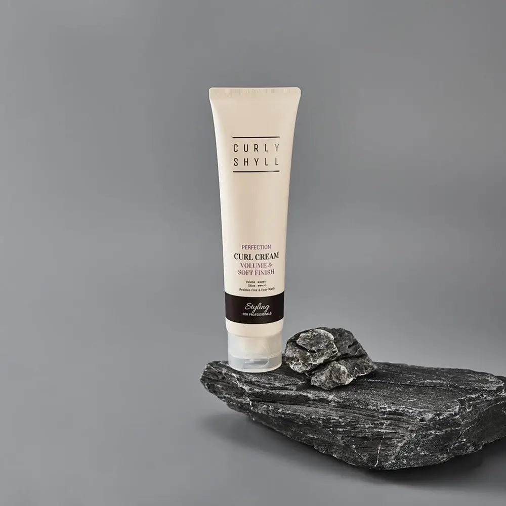 CURLY SHYLL Perfection Curl Crema lockenformende Creme - Definition, Volumen und natürlicher Glanz, 150 ml