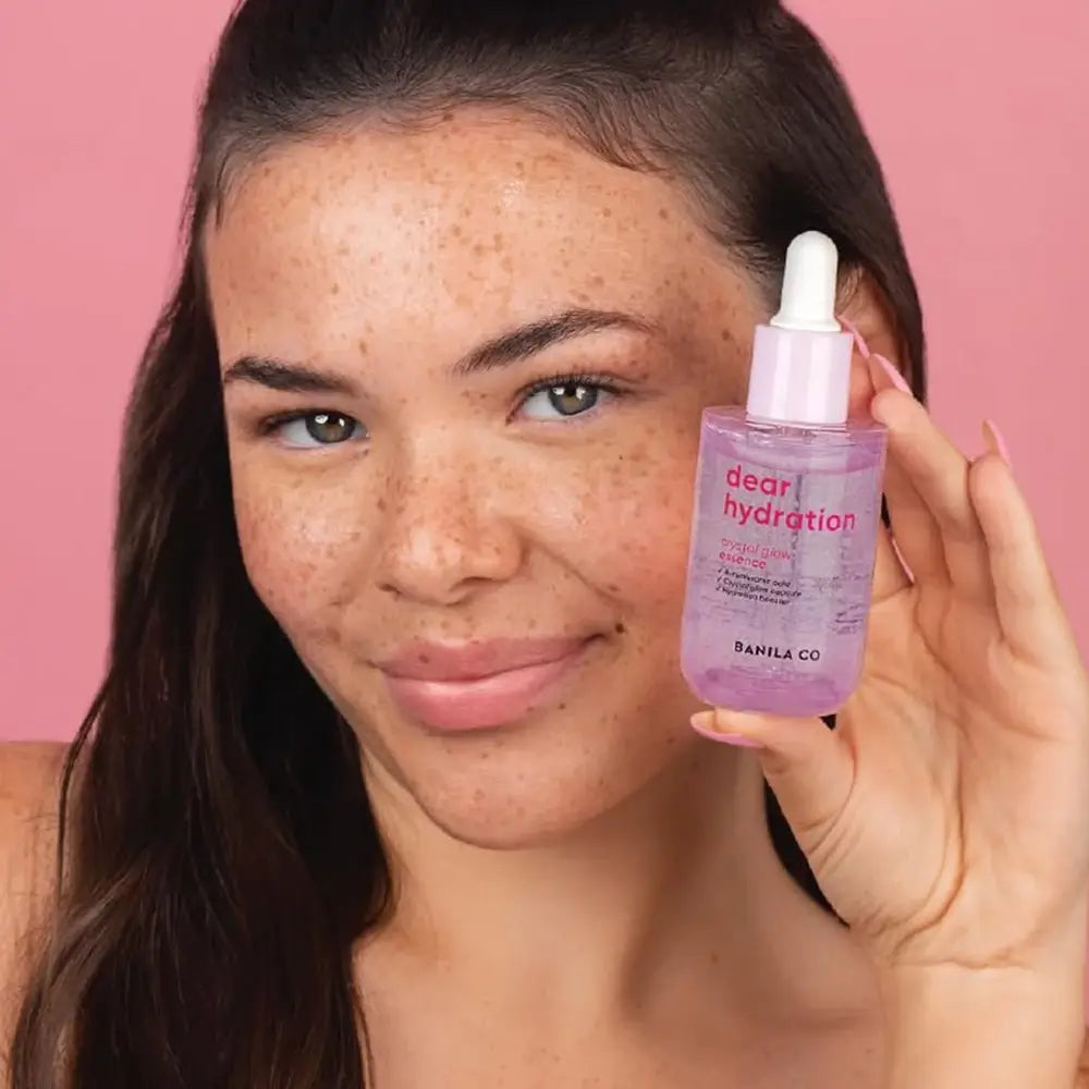 BANILA CO Dear Hydration Crystal Glow Essence - Serum mit Hyaluronsäure und rosa Kaktuswasser zur Hydratation der Haut - 50 ml