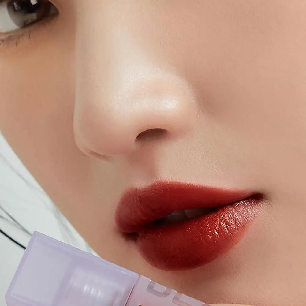 BLACK ROUGE Double Layer Over Velvet 2 - Lippenstift mit Lychee- und Vanilleextrakt, spendet Feuchtigkeit und erhält die Farbe - 4,1g - DL13 Gothic Jujube