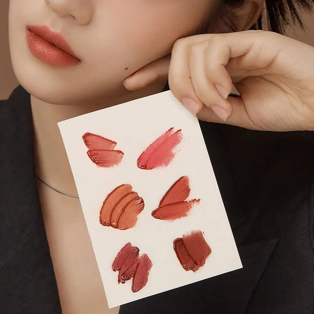 BLACK ROUGE Double Layer Over Velvet - flüssiger Lippenstift mit Hyaluronsäure und Süßmandelöl, spendet Feuchtigkeit und sorgt für Komfort - 4,1 g - DL03 Fauve layer