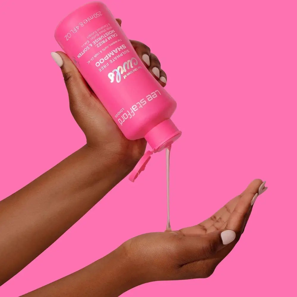 LEE STAFFORD Für Die Liebe Zu Locken Shampoo - Shampoo mit Sheabutter und Kokosnusswasser zur Reinigung und Feuchtigkeitspflege - 250 ml