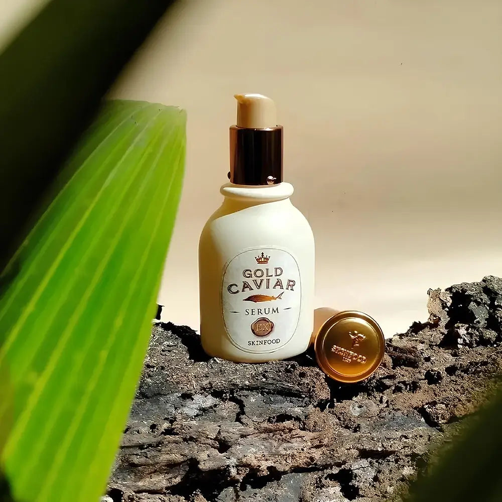 SKINFOOD Gold Caviar EX Serum für das Gesicht mit Kaviar und Gold - Intensive Feuchtigkeit und Faltenreduktion, 50 ml