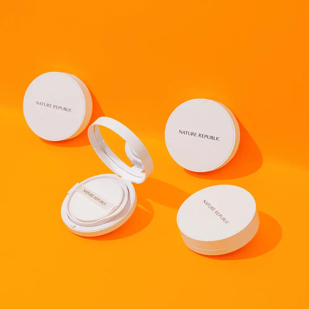 NATURE REPUBLIC Green Derma Teint Foundation Cushion 01 Light Beige - Natürliche Abdeckung, Beruhigung und UV-Schutz, 15g