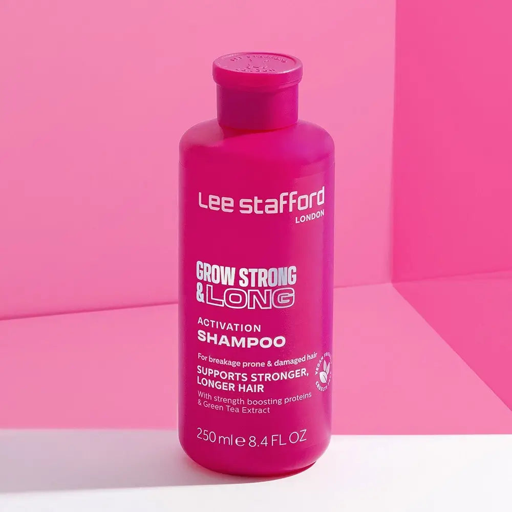 LEE STAFFORD Grow Strong&Long Aktivierungs-Shampoo - Shampoo formuliert mit Pro-Growth Komplex und Grüntee-Extrakt, das zur Stimulierung des Haarwachstums und zur Reduzierung von Haarausfall beiträgt - 250 ml