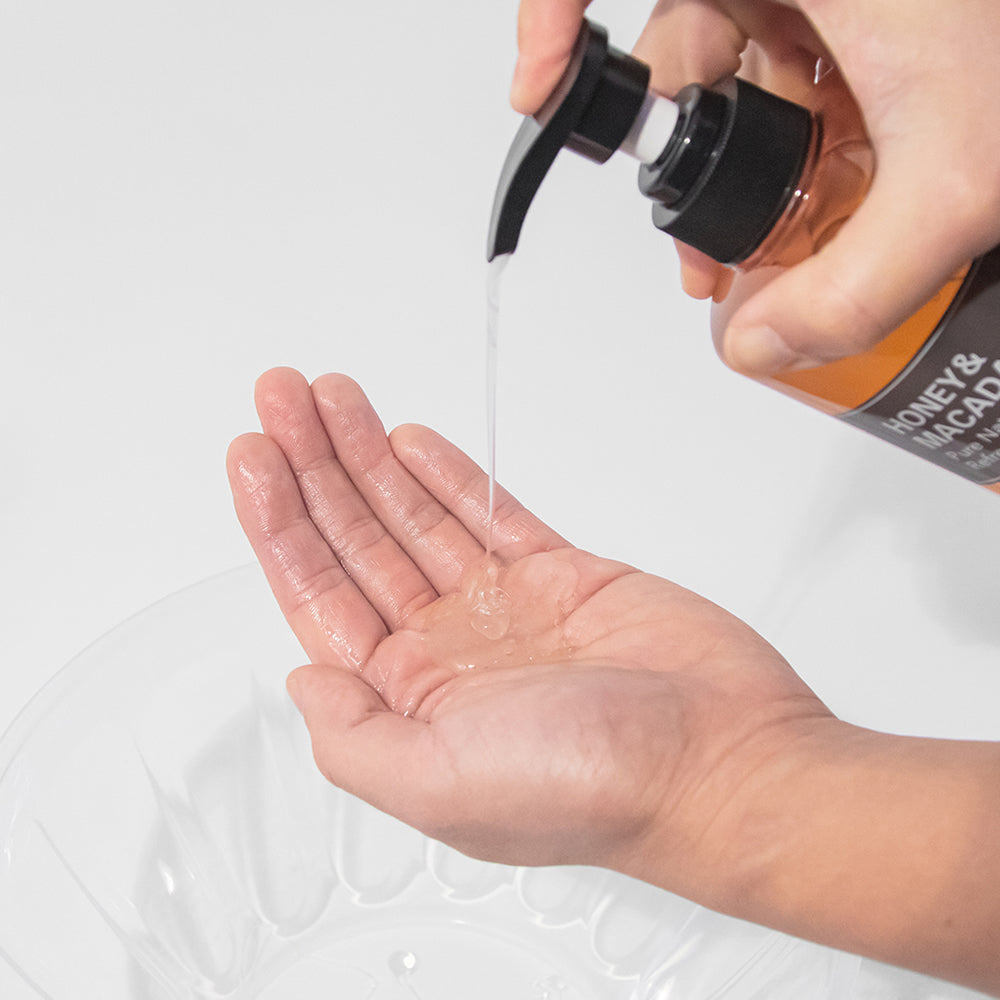 KUNDAL Honig & Macadamia Pure Body Wash - Duschgel mit Aloe Vera und Honigextrakt zur Hautreinigung und für Komfort - 500 ml