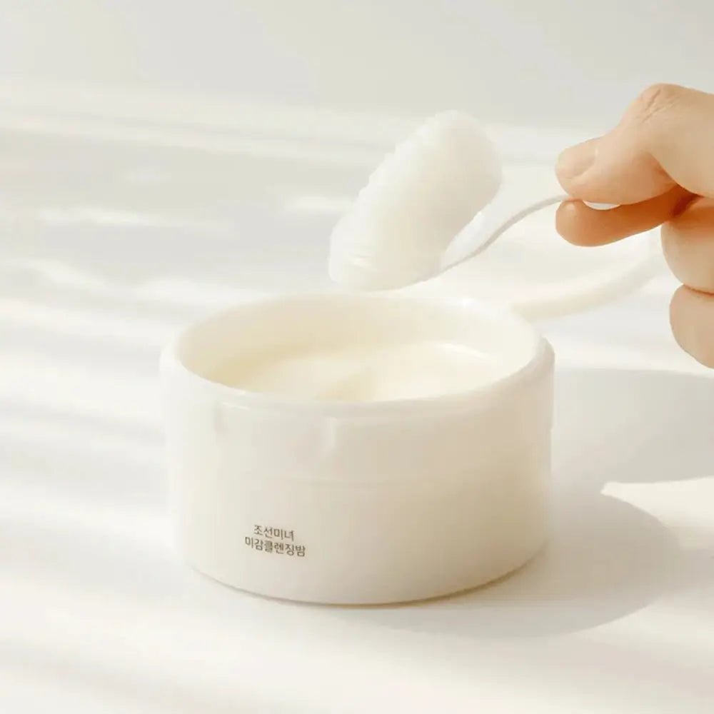 Anwendung: Balm schmilzt Make-up auf Gesicht – sanfte Reinigung ohne Reizungen
