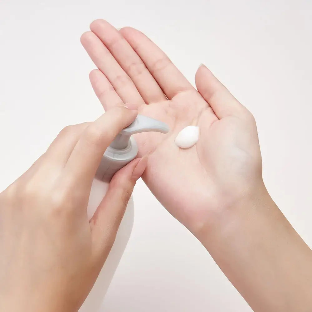 DERMA:B Milde Feuchtigkeitslotion für den Körper 400 ml - Intensive Feuchtigkeitsversorgung und Beruhigung für empfindliche Haut, 400 ml