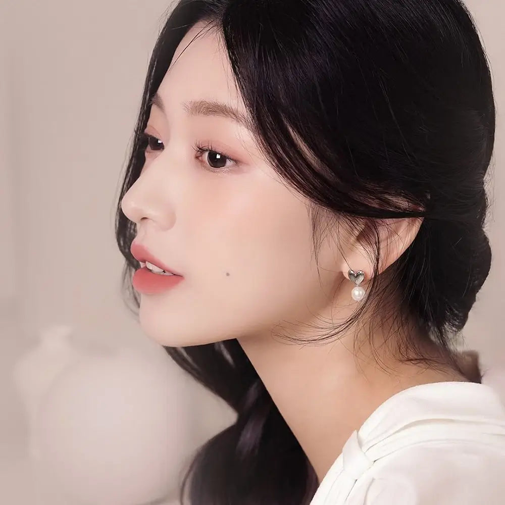 BLACK ROUGE Muddish Cushion Velvet Lippenstift MV01 Peach Pudding - Feuchtigkeitsspendend, Mattierend & Langanhaltend, 4g