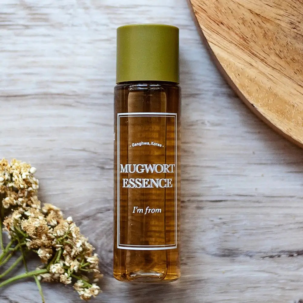 I'M FROM Beifuß-Essenz - Essenz formuliert mit fermentiertem Beifuß- und Arnika-Extrakt zur Beruhigung von Reizungen und zur Hautfeuchtigkeit - 30 ml