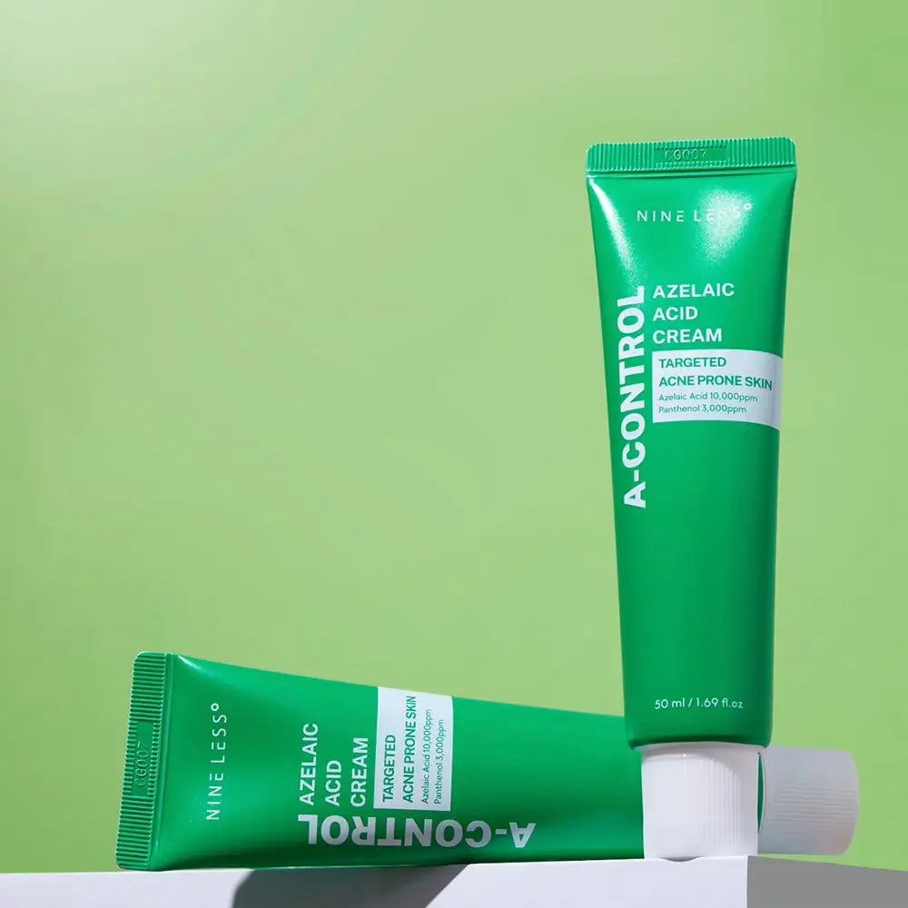 Anwendung der A-Control Cream bei unreiner Haut	