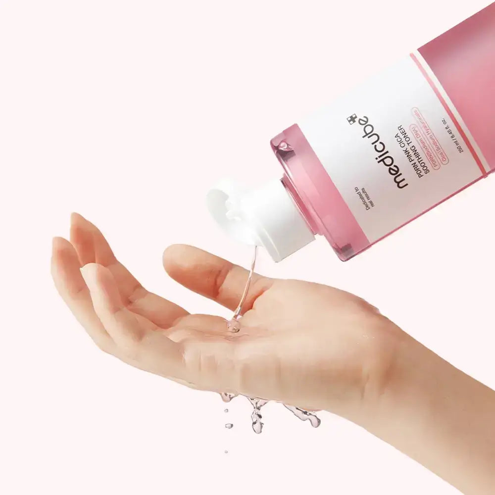 MEDICUBE PDRN Pink Cica Toner feuchtigkeitsspendend aufhellend mit Lachs-PDRN - intensive Beruhigung und Regeneration, 250 ml