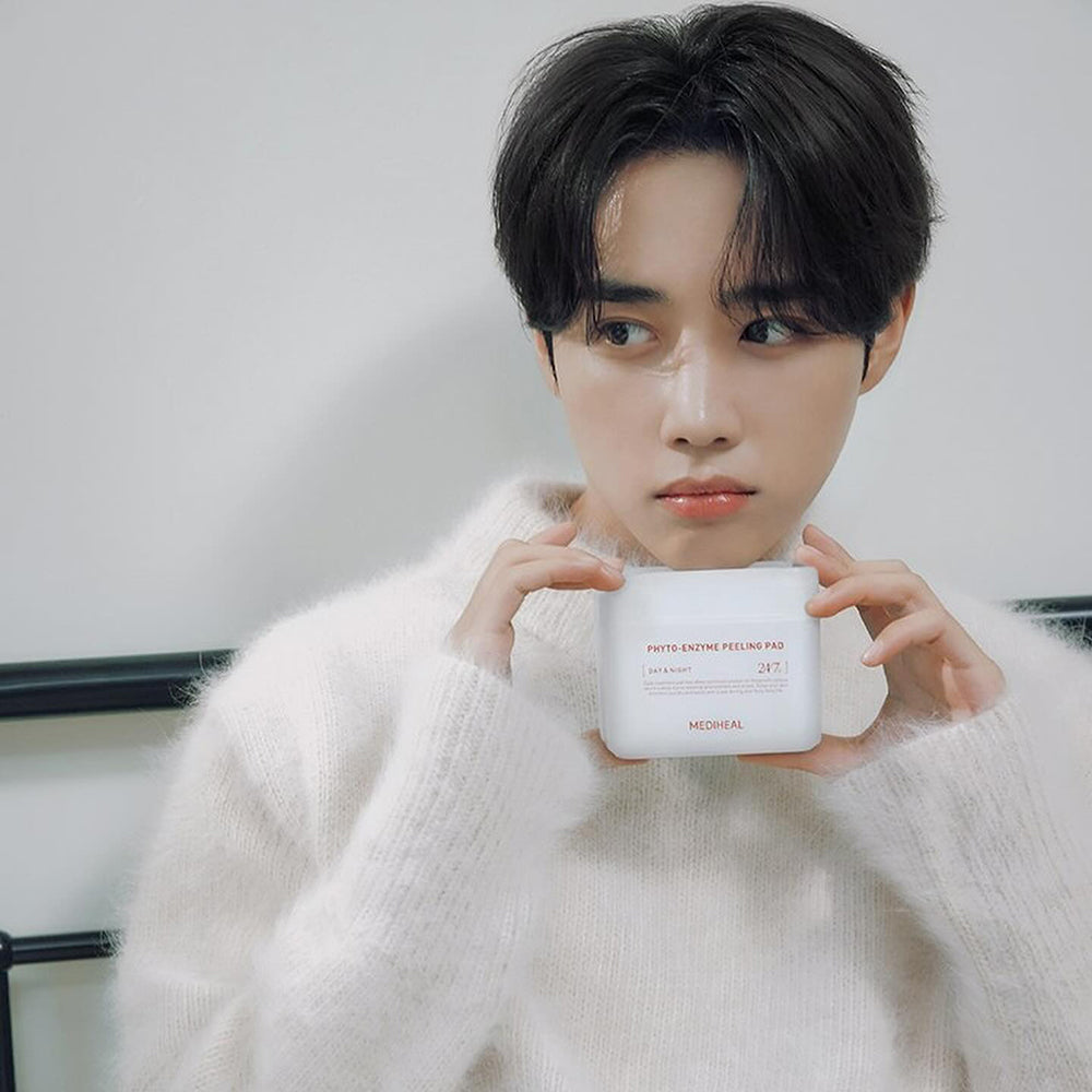MEDIHEAL Phyto-enzyme Peeling Pad - dischete exfoliante formulate cu LHA si papaina, care contribuie la indepartarea delicata a celulelor moarte si la netezirea texturii pielii - 90 buc