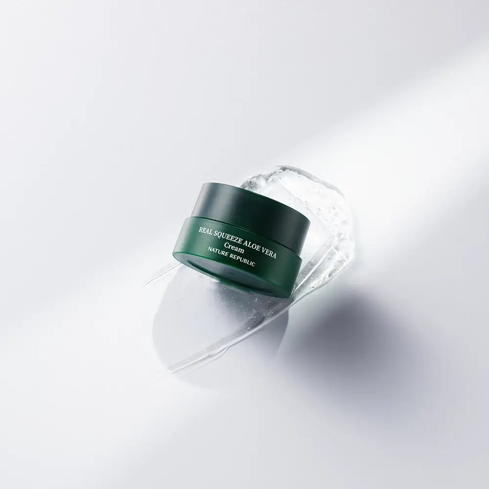 NATURE REPUBLIC Real Squeeze Aloe Vera Feuchtigkeitscreme - Intensive Feuchtigkeit und Beruhigung, 55 ml