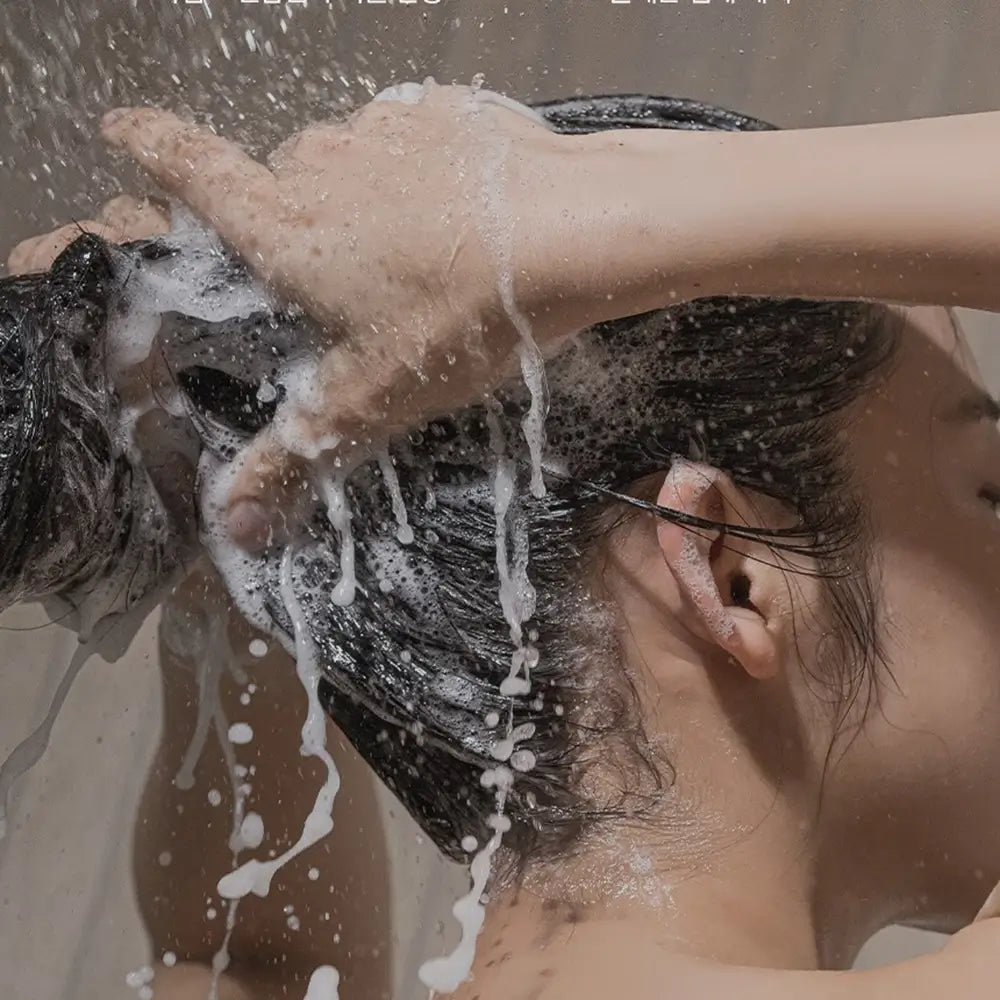 CURLY SHYLL Revitalisierendes Shampoo für empfindliche Kopfhaut - Feuchtigkeit, Beruhigung und Vorbeugung von Haarausfall, 500 ml