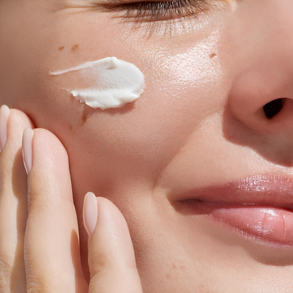 EUBOS Sensitive Care Regenerierende Creme - Gesichtscreme formuliert mit SEPILIFT und Panthenol, die zur Beruhigung empfindlicher Haut und zur Erhaltung des Hautkomforts beiträgt - 50 ml
