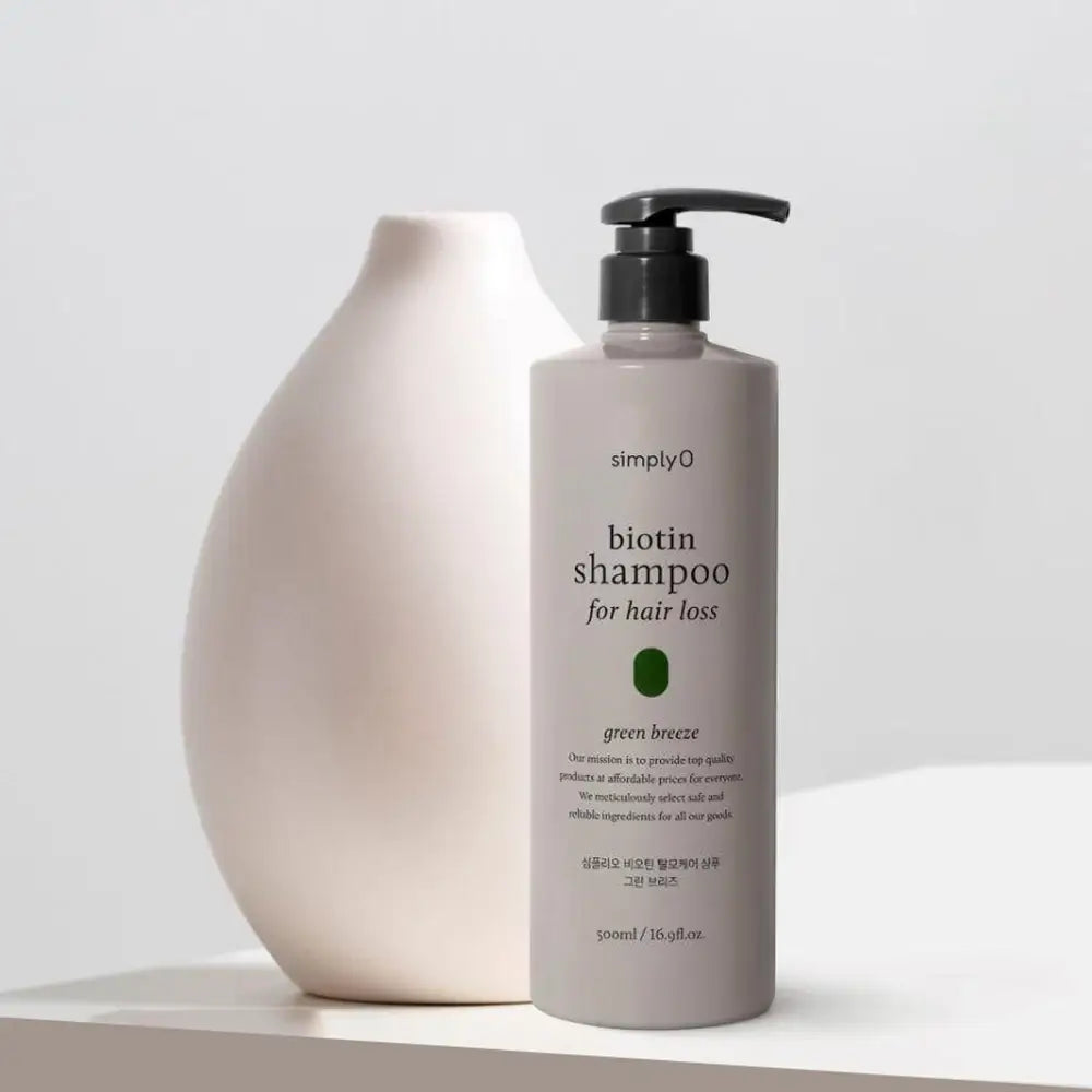 Flasche & Etikett des SIMPLYO Green Breeze Shampoos	