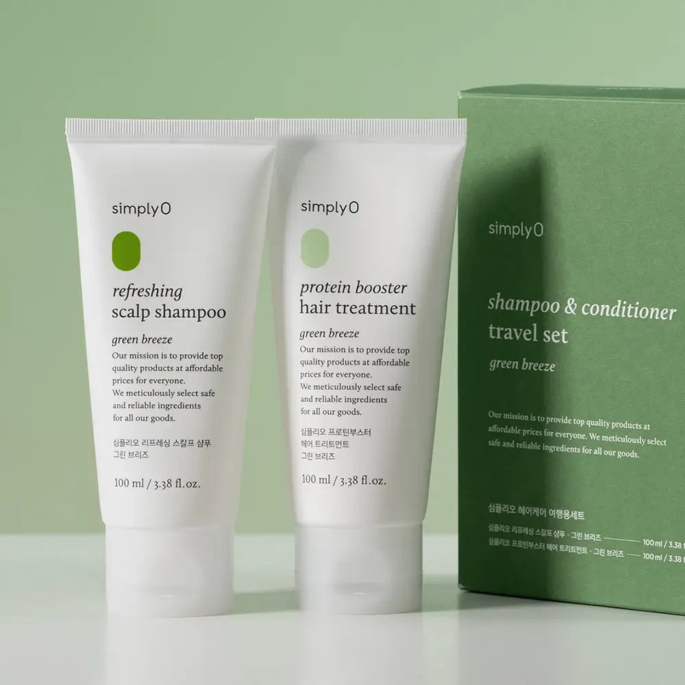 Reisegrößen Shampoo & Conditioner nebeneinander	