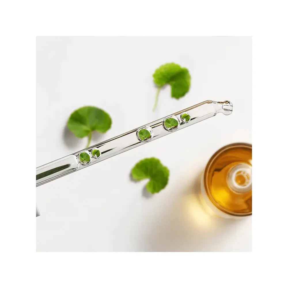 Leichte Serum-Textur mit Centella Asiatica	